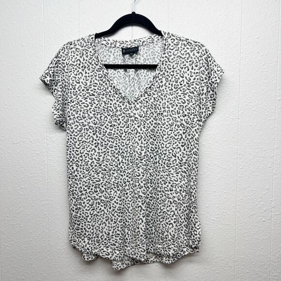 Bobeau Animal Print Women's Feminine Timeless Relaxed Classic Top Size Small - Picture 1 of 12